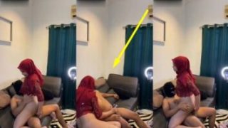 BarbieDoll Dua Wanita Hijabers Threesome Mantap Banget